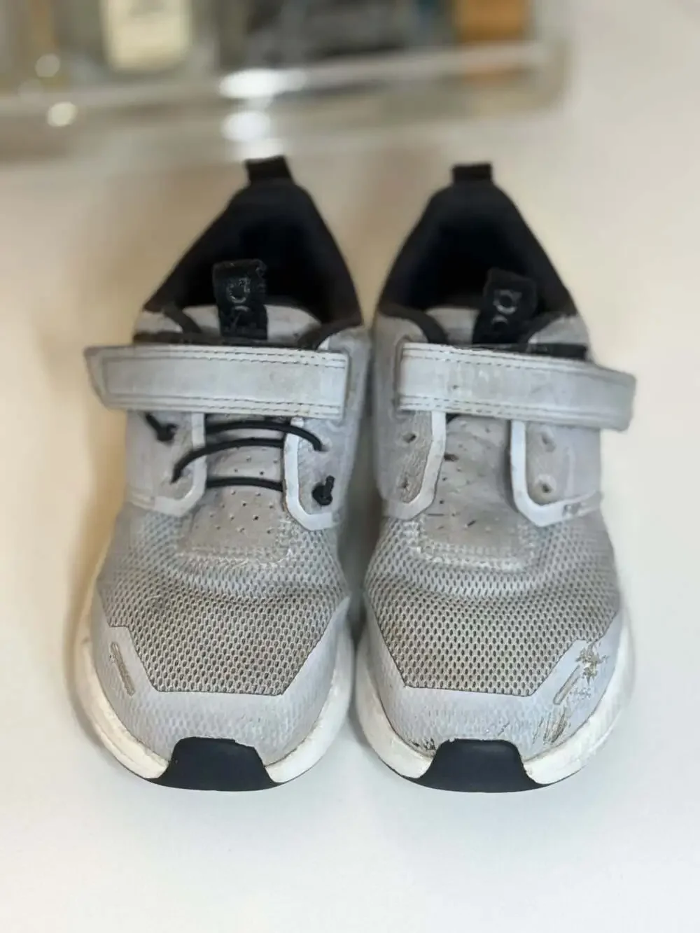 On Running Cloud Play Kids Sneakers Grey White Hook and Loop